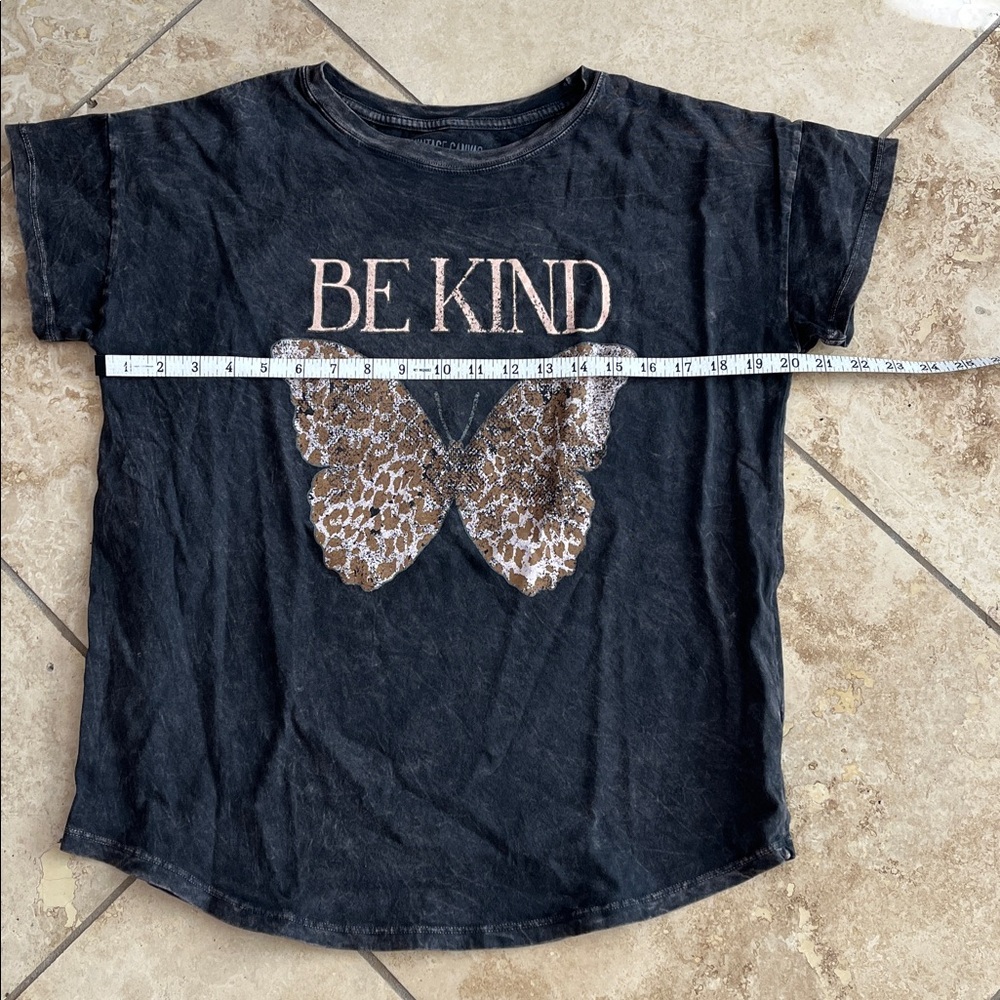 Black 'Be Kind' T-Shirt with Butterfly Design S - Picture 4 of 9